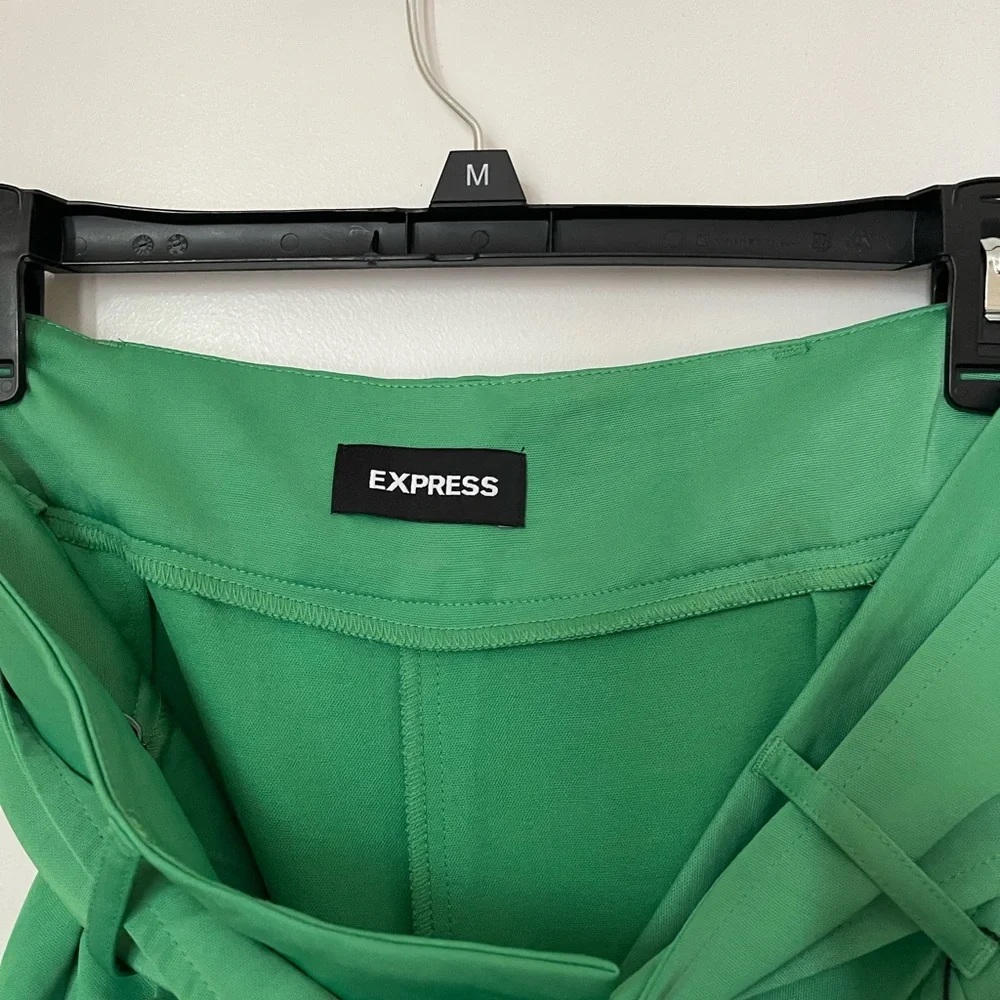 Express Shortie Size 10 - Picture 4 of 6